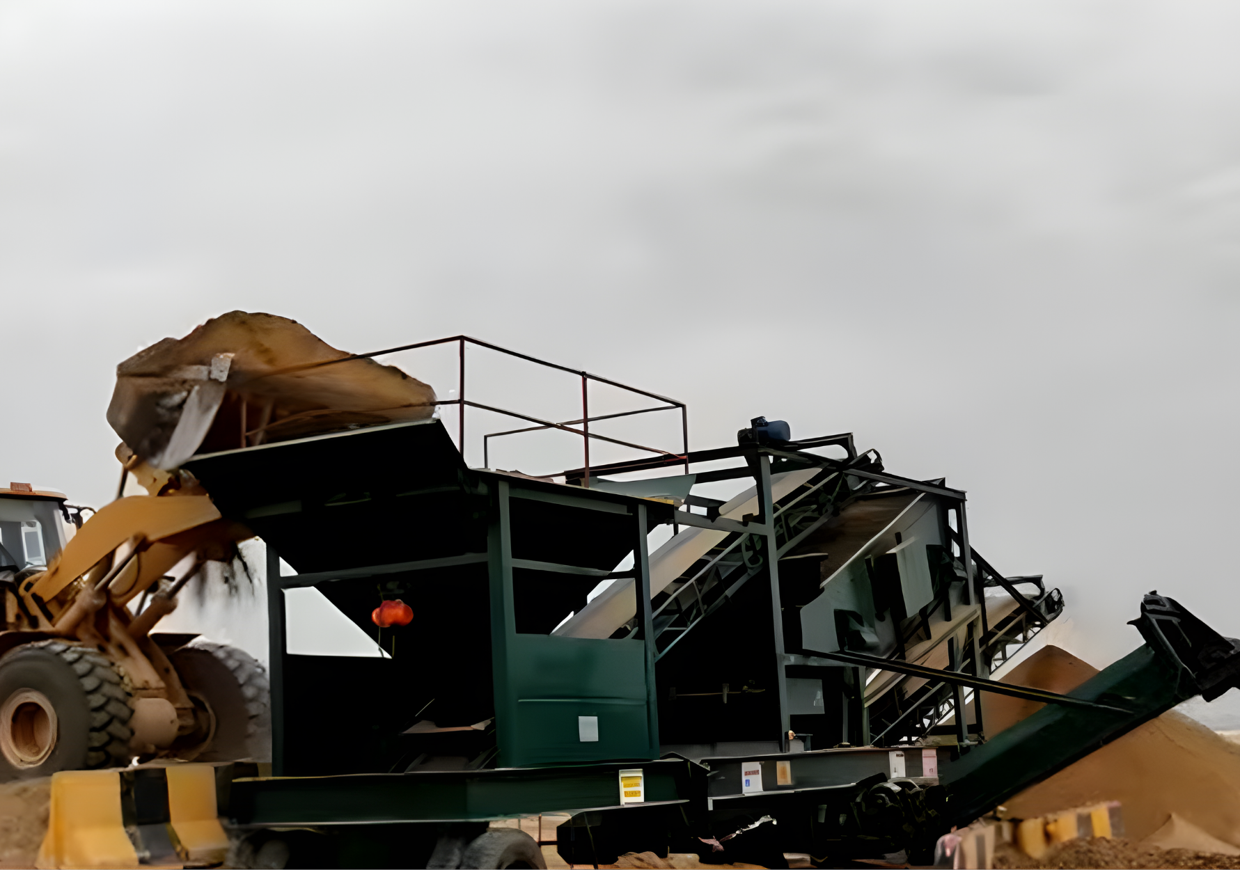 Double Deck Mobile Screening Unit Project Image